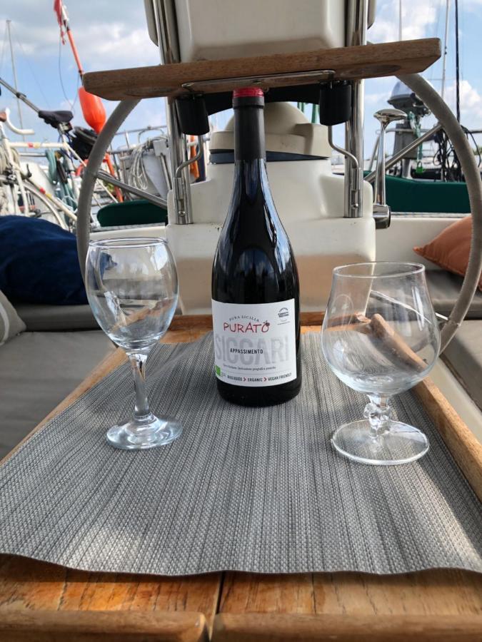 Stay Only Or Sailaway With Friends And Family Have More Fun Medemblik Extérieur photo